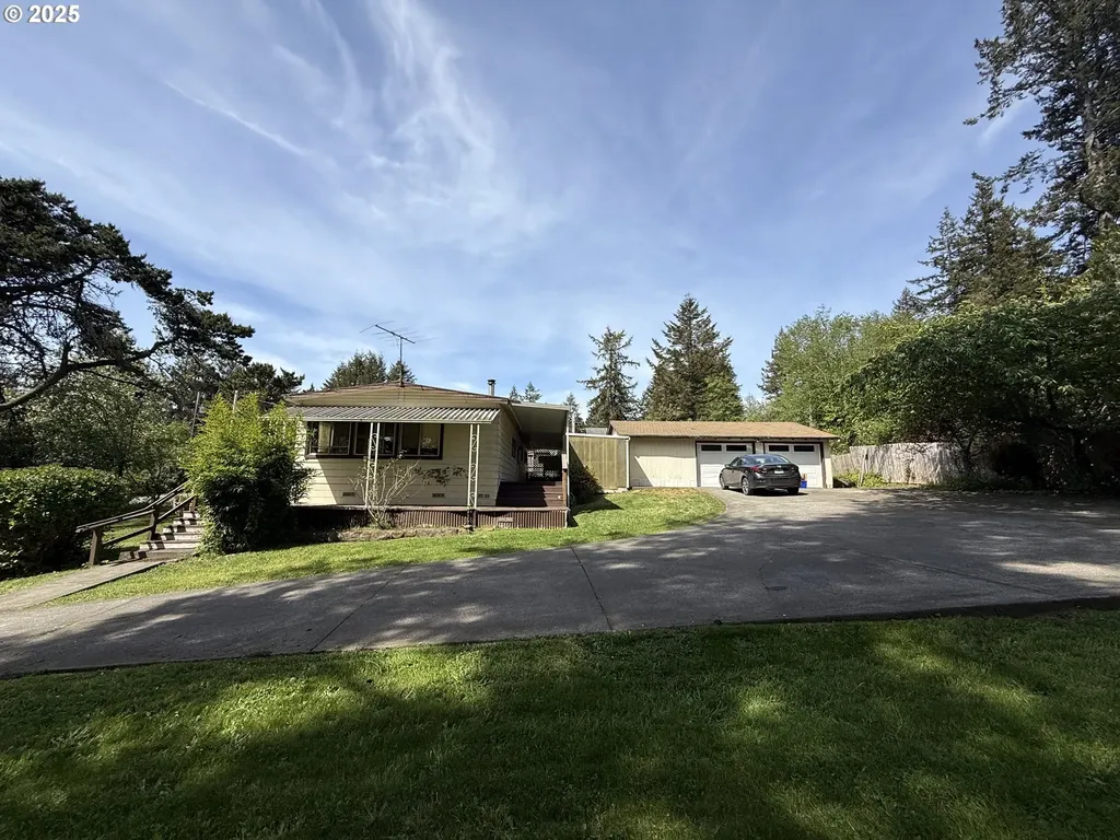 17813 Aqua Vista Lane Brookings OR 97415