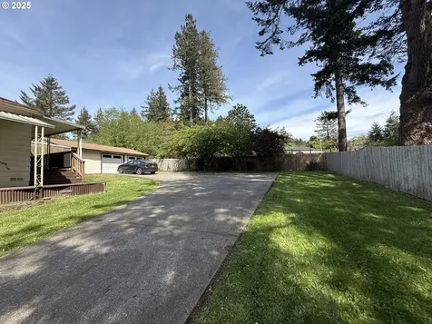 17813 Aqua Vista Lane Brookings OR 97415