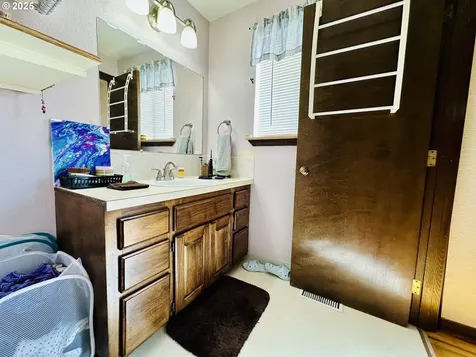 1814 SW 45th Street Pendleton OR 97801