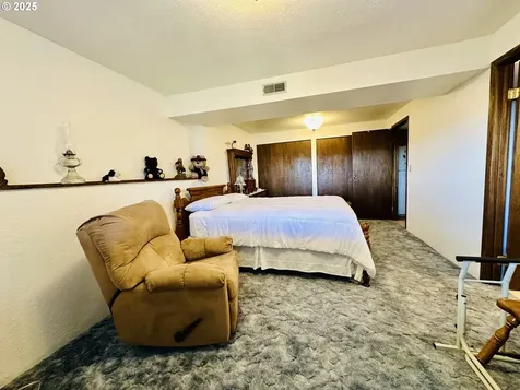 1814 SW 45th Street Pendleton OR 97801