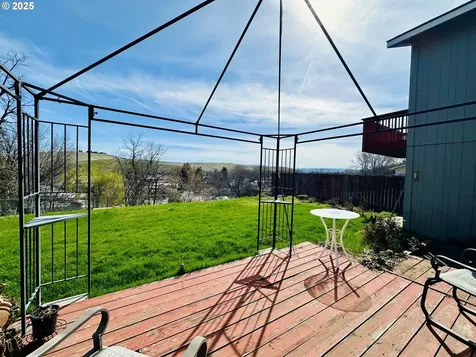 1814 SW 45th Street Pendleton OR 97801