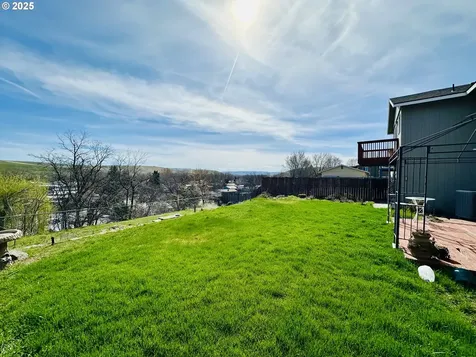 1814 SW 45th Street Pendleton OR 97801