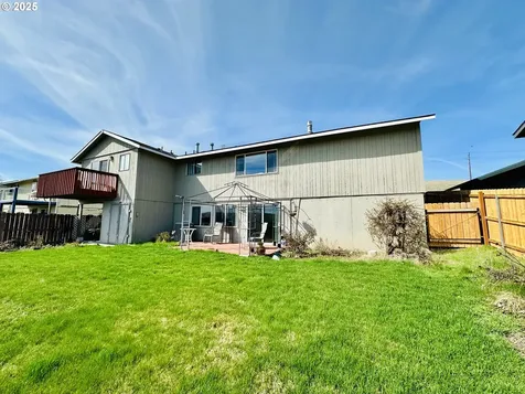 1814 SW 45th Street Pendleton OR 97801