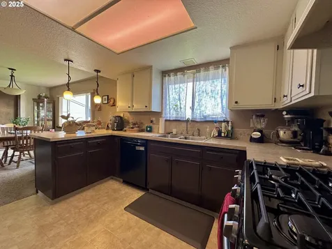 1814 SW 45th Street Pendleton OR 97801