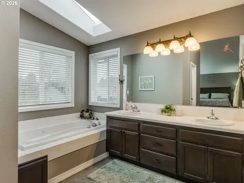 19585 Glenview Court Oregon City OR 97045