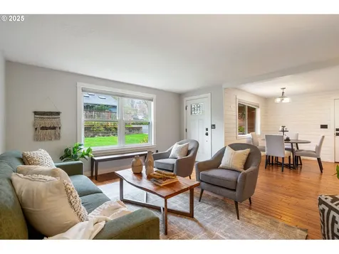 8807 SW 8th Avenue Portland OR 97219