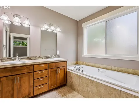 1020 N Juniper Street Canby OR 97013