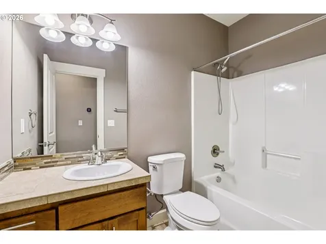 1020 N Juniper Street Canby OR 97013