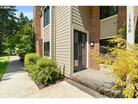1368 Boca Ratan Drive Lake Oswego OR 97034