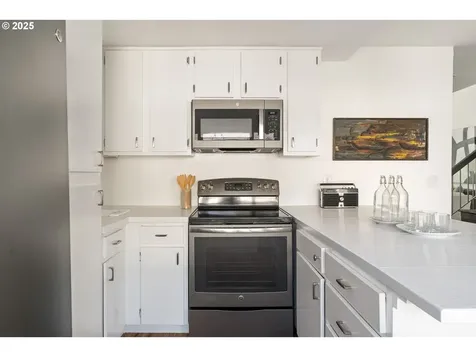 1368 Boca Ratan Drive Lake Oswego OR 97034