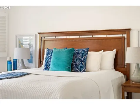 1368 Boca Ratan Drive Lake Oswego OR 97034