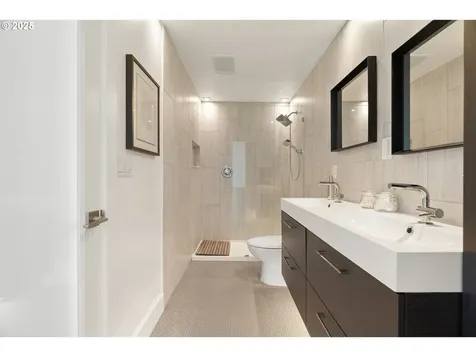 1368 Boca Ratan Drive Lake Oswego OR 97034