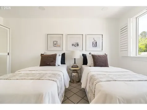 1368 Boca Ratan Drive Lake Oswego OR 97034