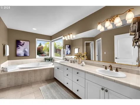 13704 NW 47th Avenue Vancouver WA 98685