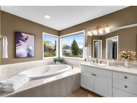 13704 NW 47th Avenue Vancouver WA 98685