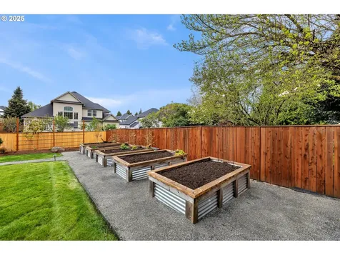 13704 NW 47th Avenue Vancouver WA 98685