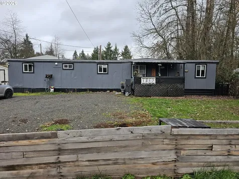 1817 Vine Street Sweet Home OR 97386
