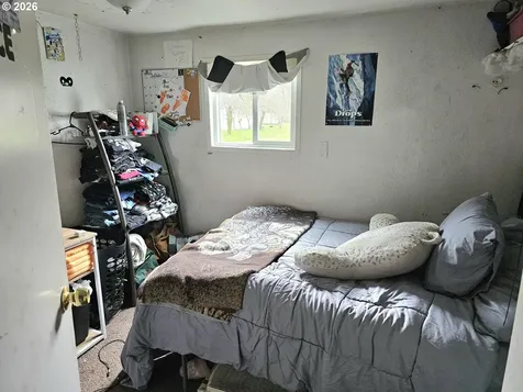 1817 Vine Street Sweet Home OR 97386