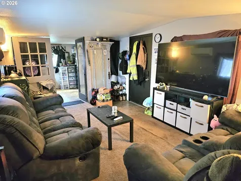 1817 Vine Street Sweet Home OR 97386
