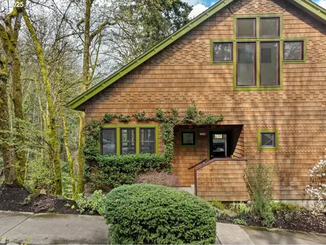 3909 NW Thurman Street Portland OR 97210