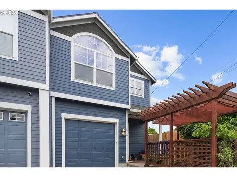 4516 SE Ogden Street Portland OR 97206