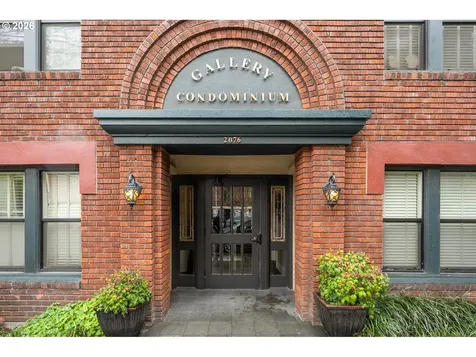 2076 NW Johnson Street Portland OR 97209