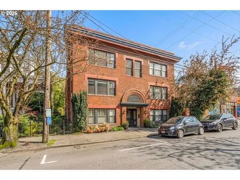 2076 NW Johnson Street Portland OR 97209