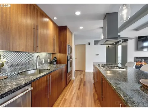 323 NW 13th Avenue Portland OR 97209
