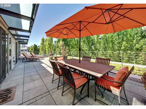 323 NW 13th Avenue Portland OR 97209