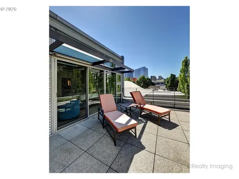 323 NW 13th Avenue Portland OR 97209