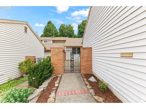 15765 SW Greens Way Portland OR 97224