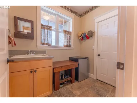 12743 NW Creekview Drive Portland OR 97229