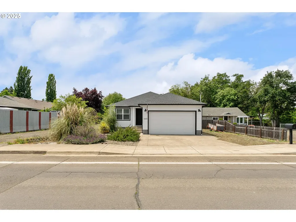 1410 NW Keasey Street Roseburg OR 97471