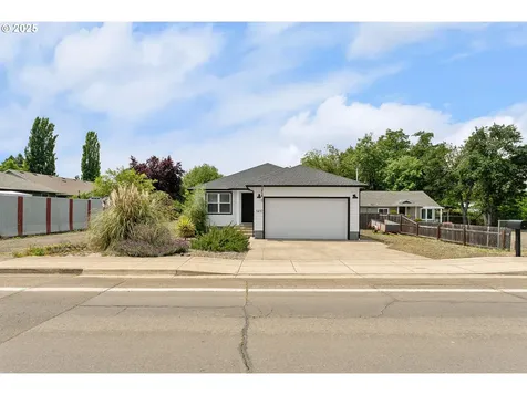 1410 NW Keasey Street Roseburg OR 97471