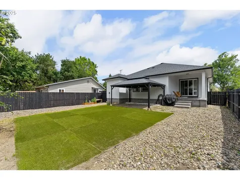 1410 NW Keasey Street Roseburg OR 97471