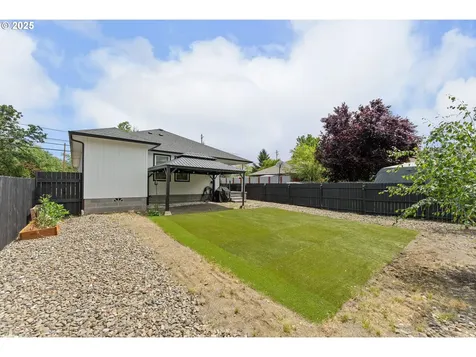 1410 NW Keasey Street Roseburg OR 97471