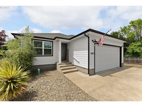 1410 NW Keasey Street Roseburg OR 97471