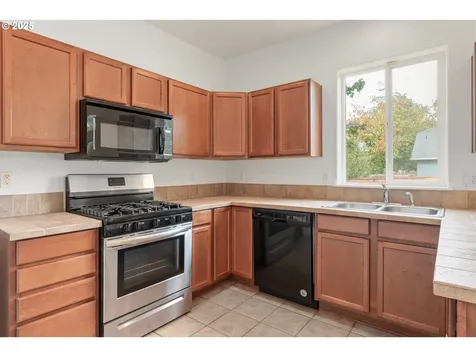 5752 Peridot Way Springfield OR 97478