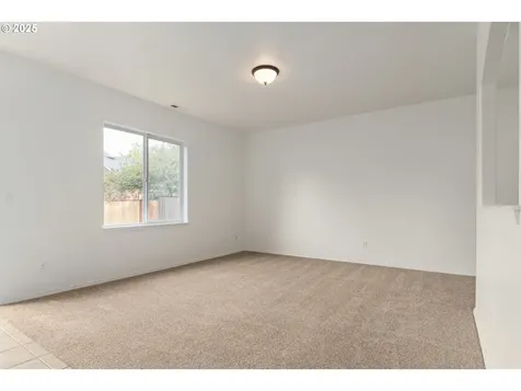 5752 Peridot Way Springfield OR 97478