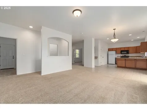 5752 Peridot Way Springfield OR 97478