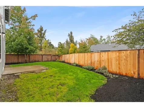 5752 Peridot Way Springfield OR 97478