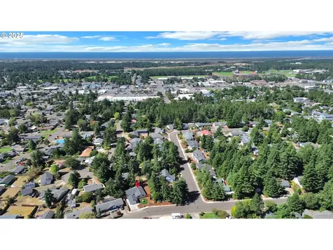2039 Willow Street Florence OR 97439
