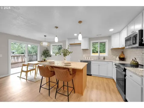 2039 Willow Street Florence OR 97439