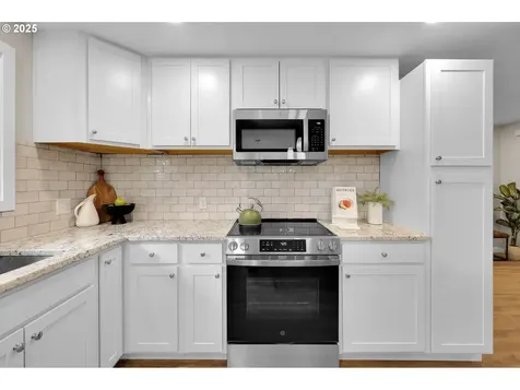 2039 Willow Street Florence OR 97439