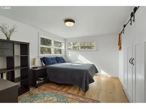 4235 Belmont Drive Hood River OR 97031