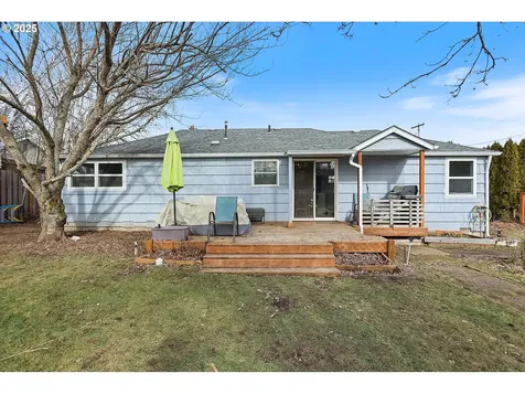 4235 Belmont Drive Hood River OR 97031