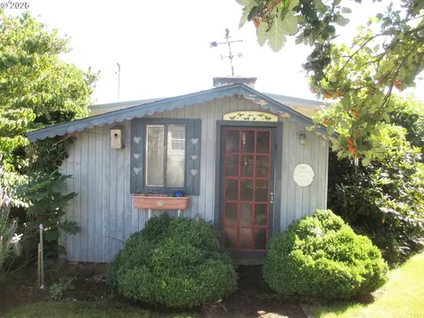 4235 Belmont Drive Hood River OR 97031