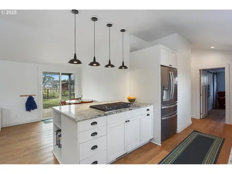 4235 Belmont Drive Hood River OR 97031