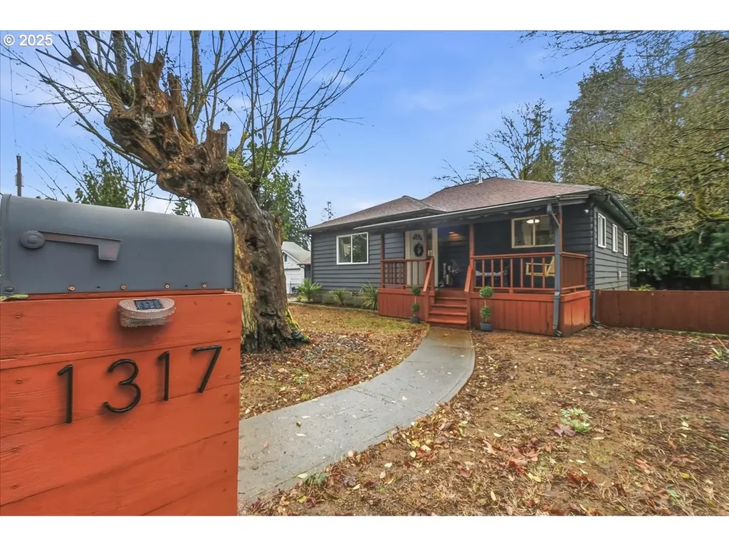 1317 W Main Street Centralia WA 98531