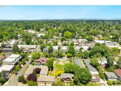 2226 NE Weidler Street Portland OR 97232